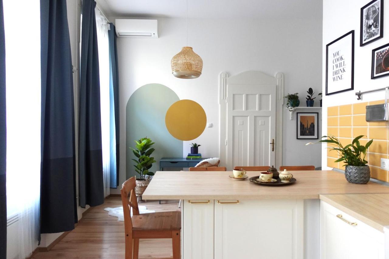 Bpr Pastellion Art Home In Buda Budapest Eksteriør billede